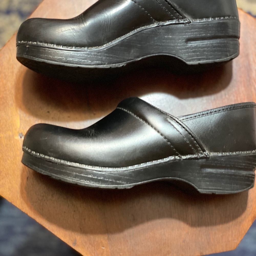 Black Dansko Size 38 - Picture 3 of 7
